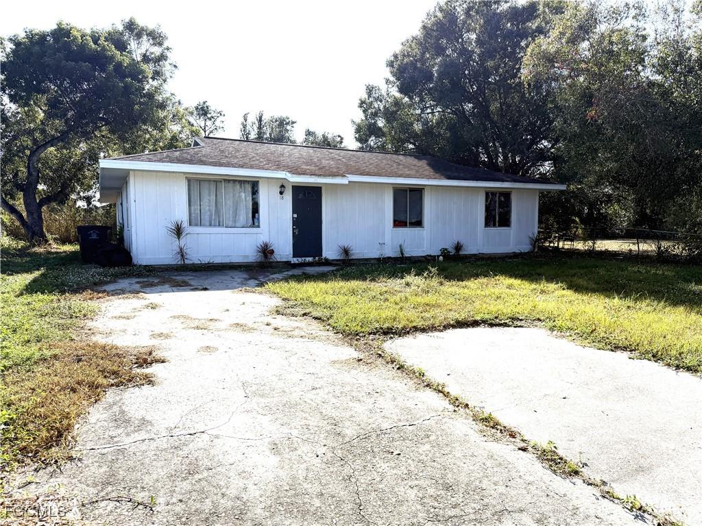 18 Roanoke Dr., Fort Myers, FL 33905