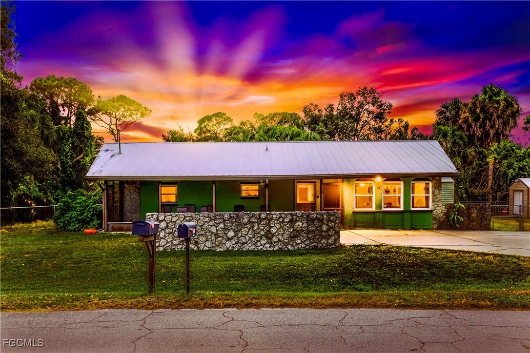 521 Monterey St., North Fort Myers, FL 33903