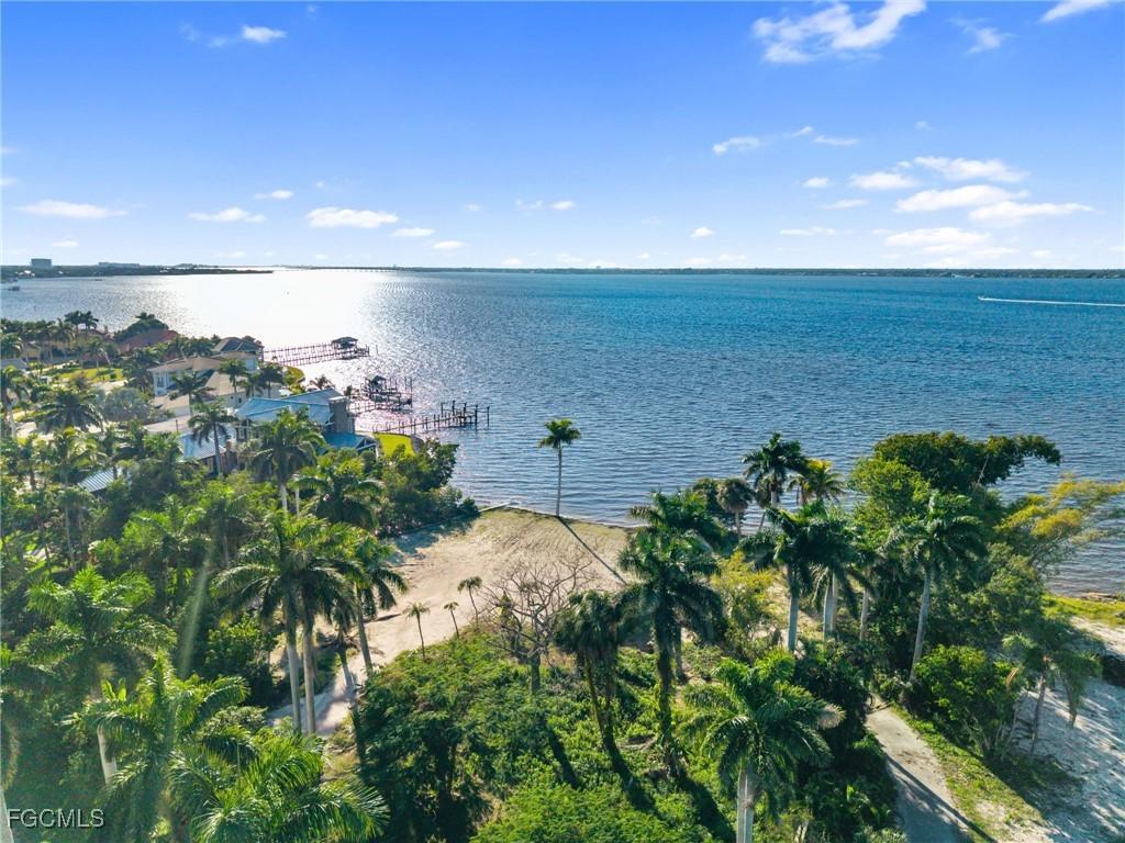 8661 Cajuput Cove, Fort Myers, FL 33919