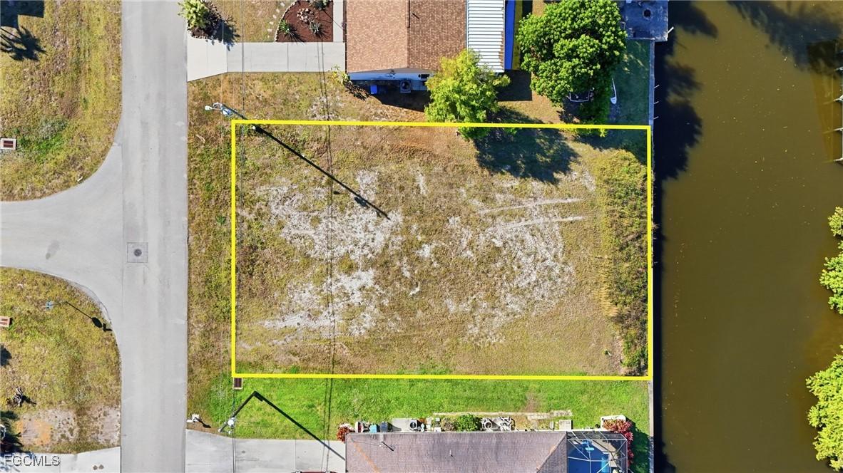 829 SW 40th Ter., Cape Coral, FL 33914