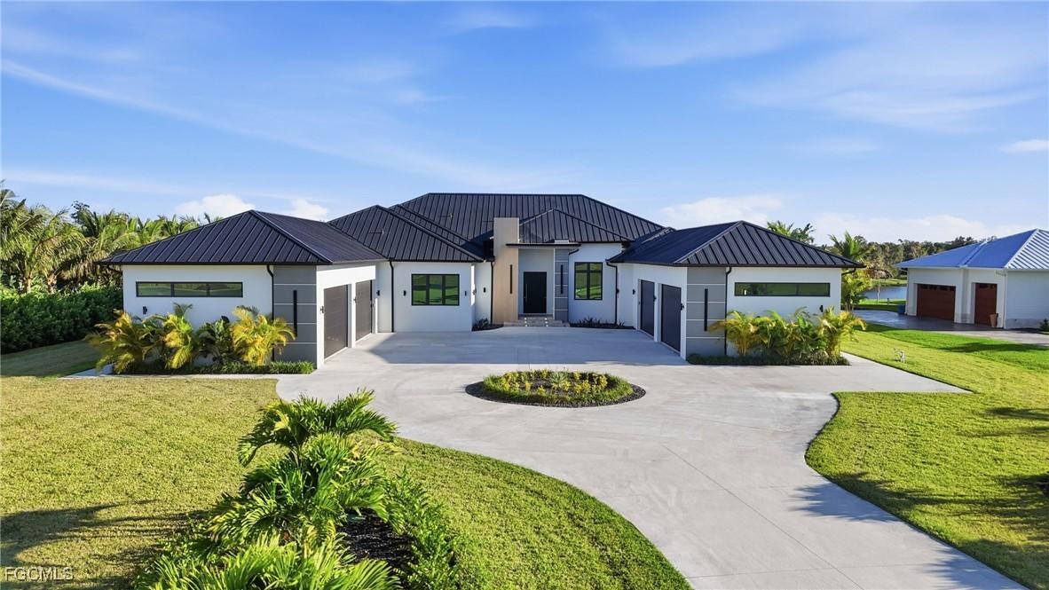 2532 Caloosa Shores Dr, Labelle, FL 33935