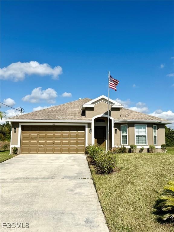 815 Theodore Vail St., Lehigh Acres, FL 33974