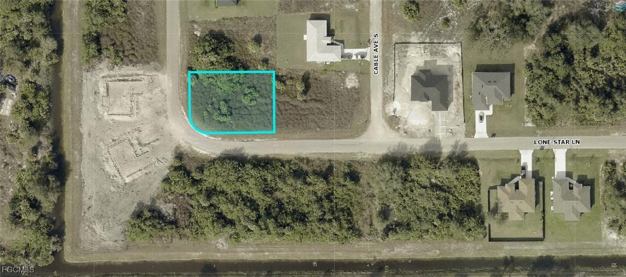 533 Lone Star Ln., Lehigh Acres, FL 33974
