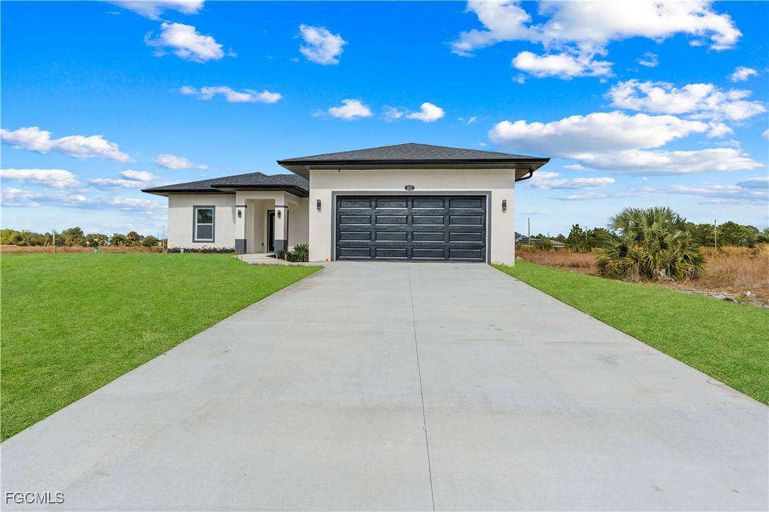 837 Colyer St., Lehigh Acres, FL 33974