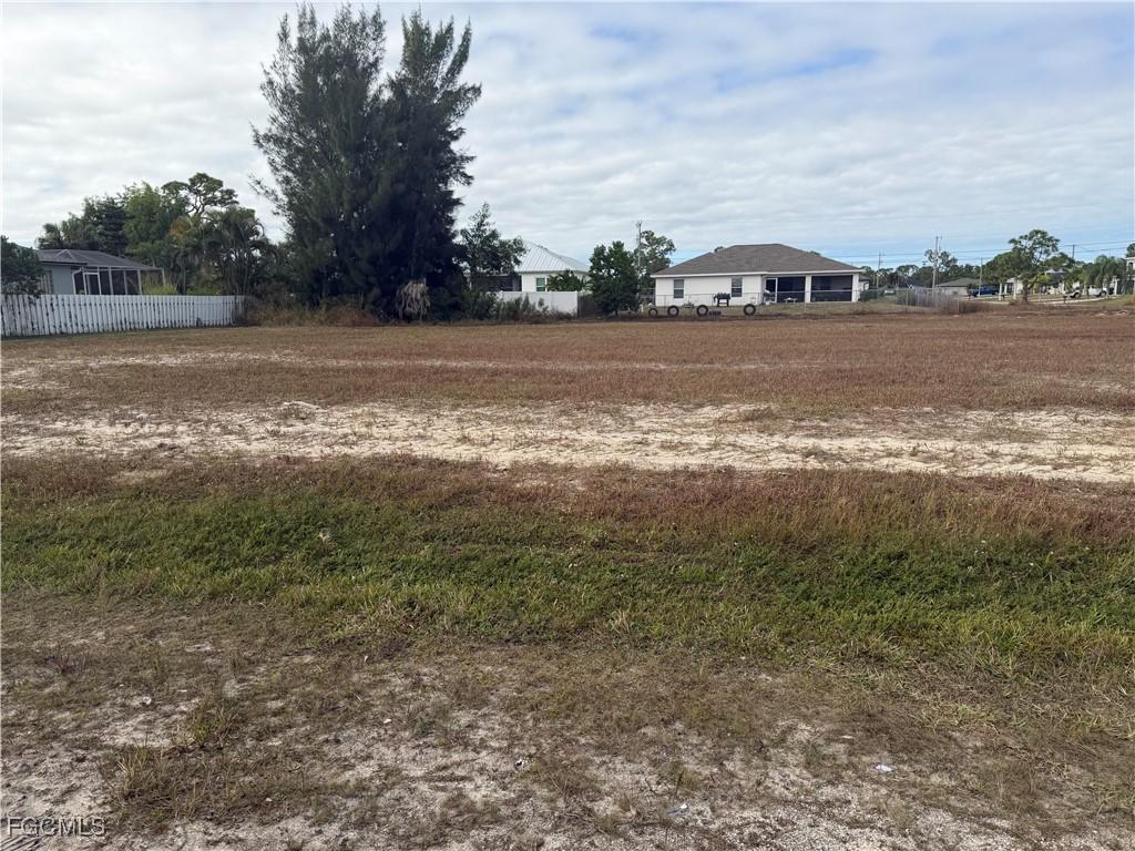2020 NW 25th Pl., Cape Coral, FL 33993