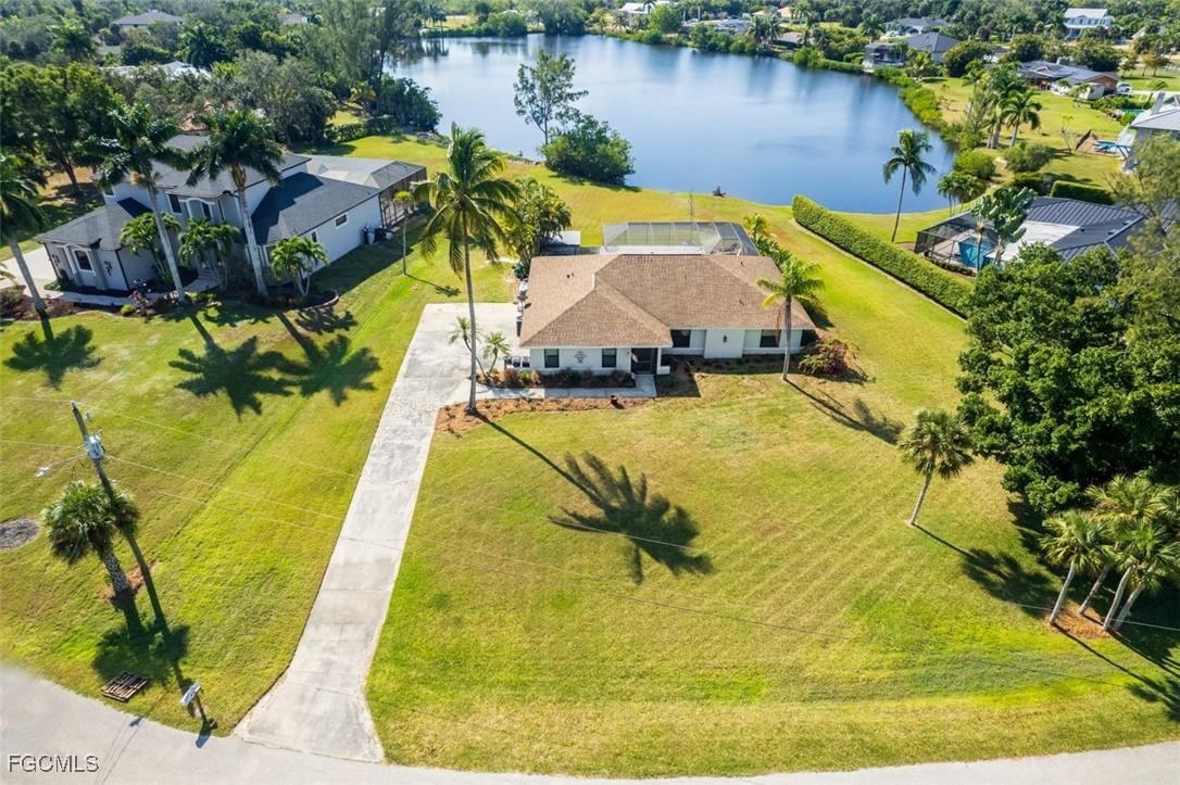 7275 Lake Dr., Fort Myers, FL 33908