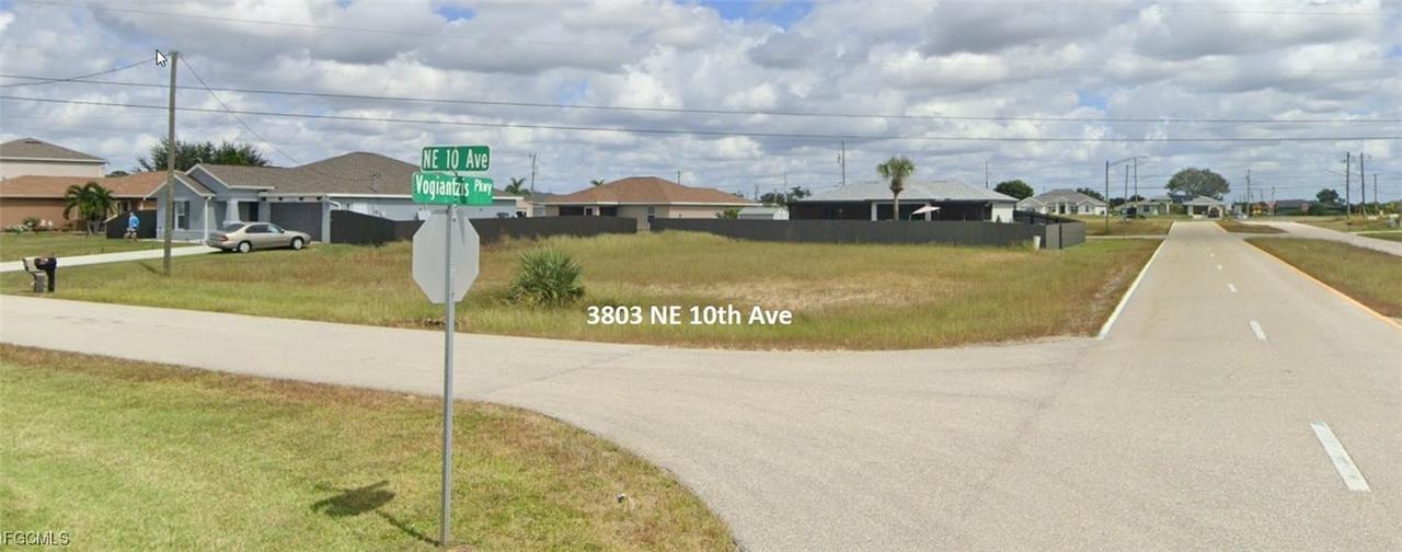 3803 NE 10th Ave., Cape Coral, FL 33909