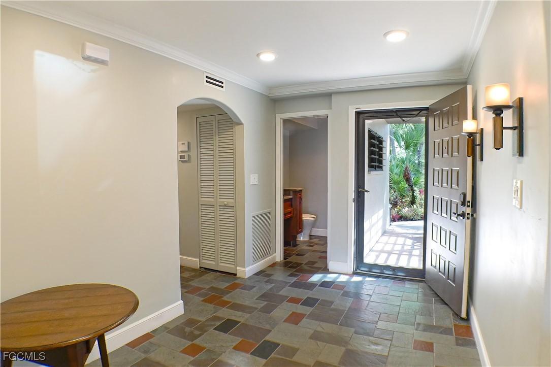 112 Pinebrook Dr., Fort Myers, FL 33907