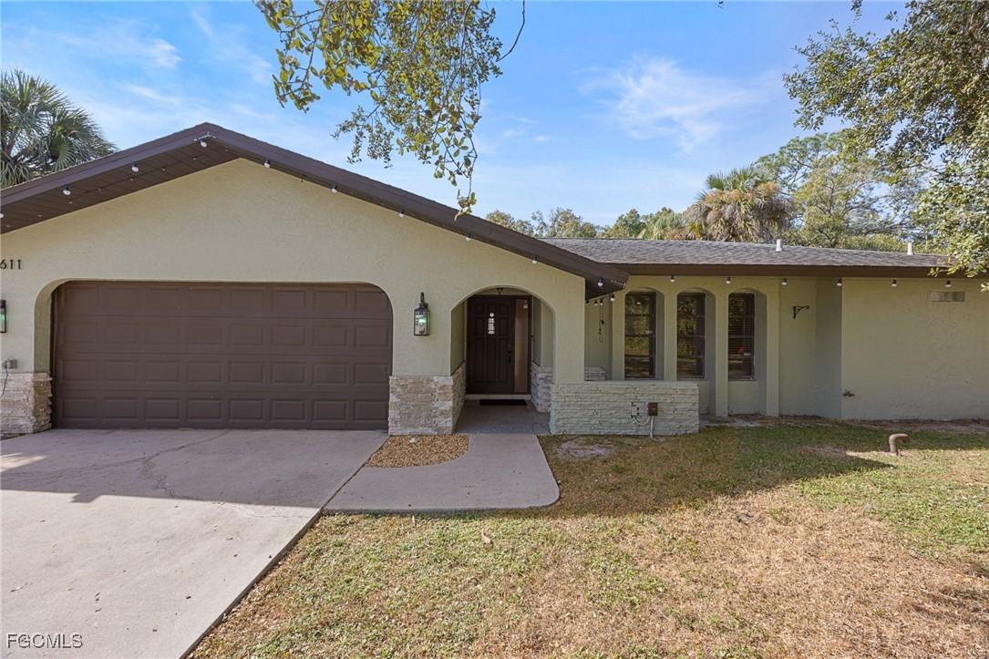 611 Henry Ave., Lehigh Acres, FL 33972