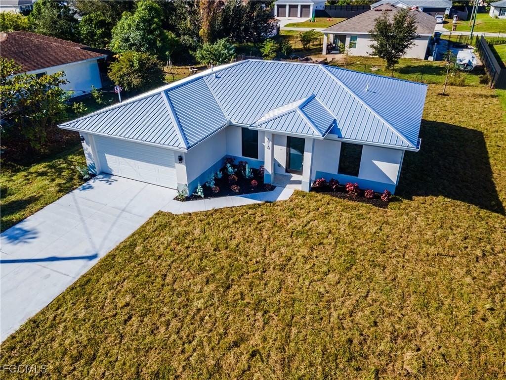 310 NW 16th Pl., Cape Coral, FL 33993