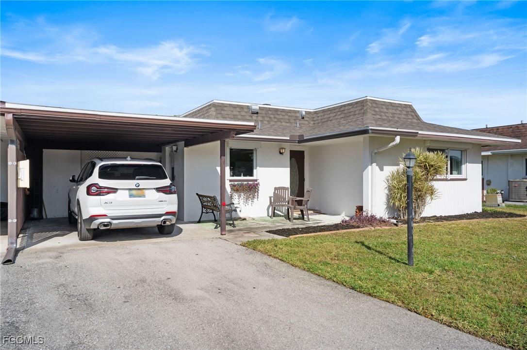 854 Pangola Dr., North Fort Myers, FL 33903