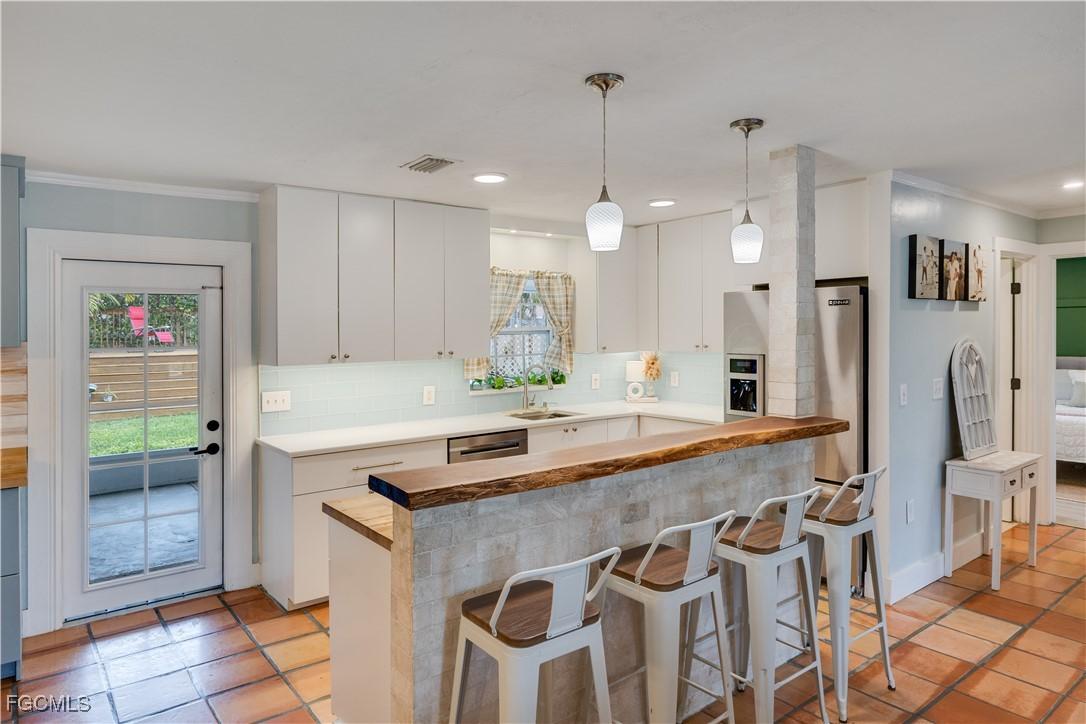 2025 NE 4th Ter., Cape Coral, FL 33909