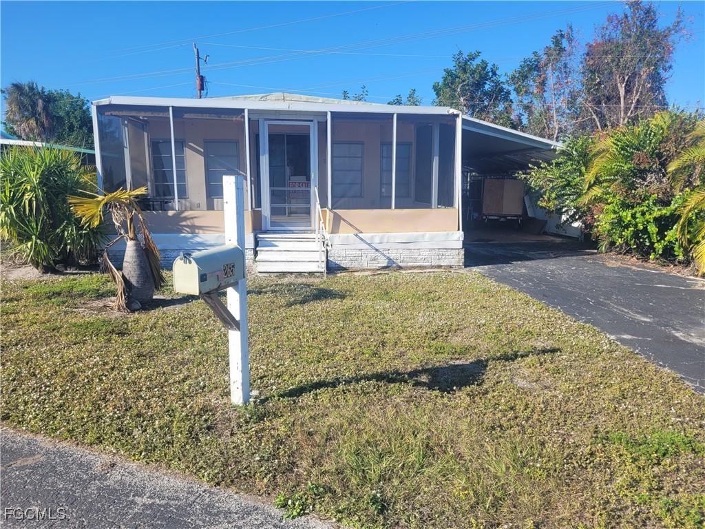 265 Fireball Ln., North Fort Myers, FL 33917