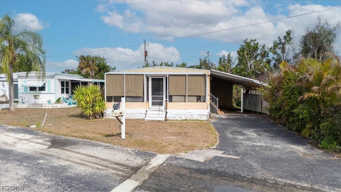 265 Fireball Ln., North Fort Myers, FL 33917