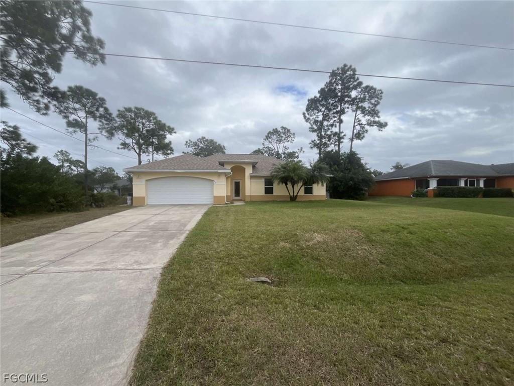849 Ferndale Ave., Lehigh Acres, FL 33974