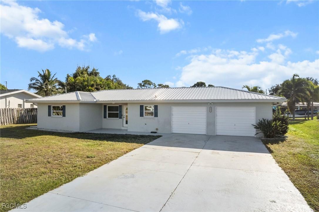 1956 Indian Creek Dr., North Fort Myers, FL 33917