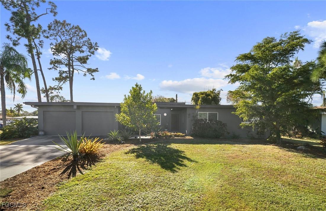 2372 Woodland Ter., Fort Myers, FL 33907