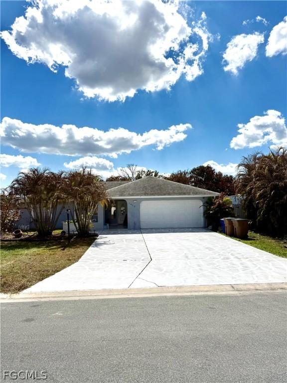 1410 Caywood Cir., Lehigh Acres, FL 33936