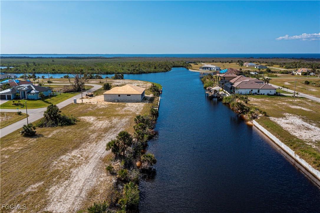 4527 NW 35th Ter., Cape Coral, FL 33993