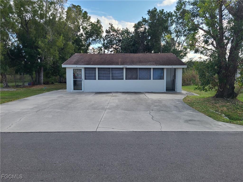 12919 1st St., Fort Myers, FL 33905