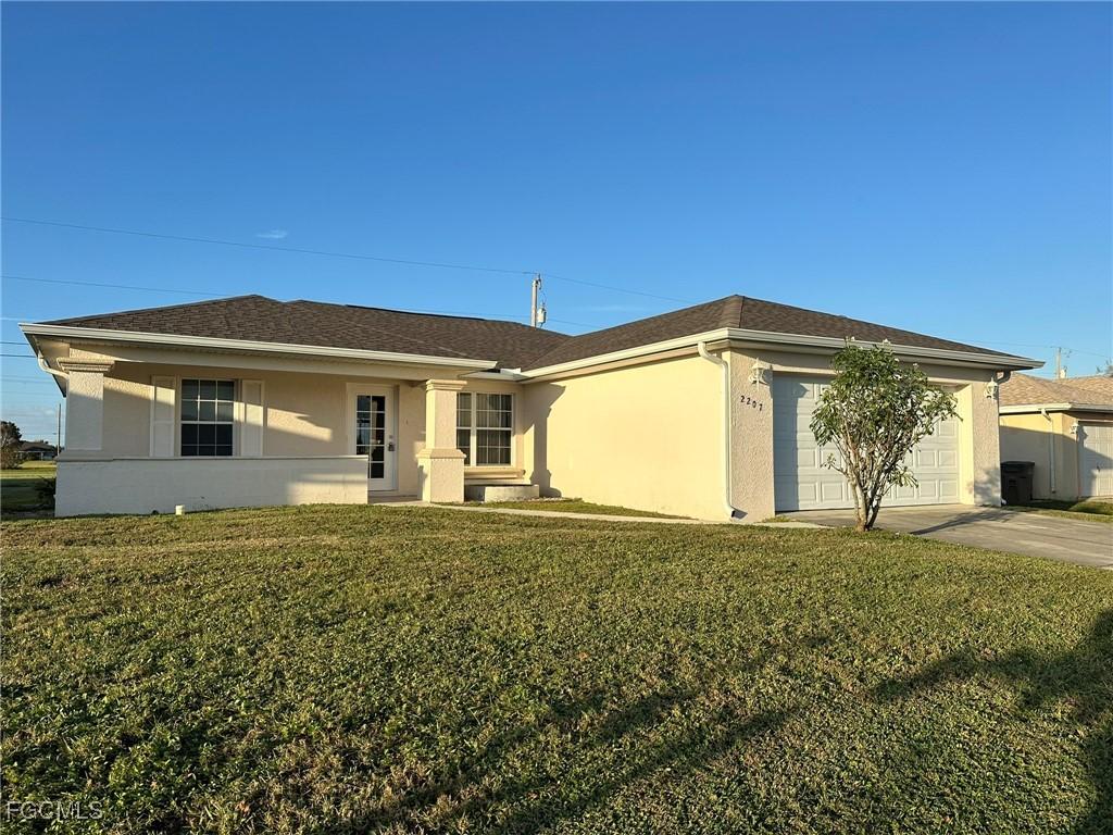 2207 NE 15th Ln., Cape Coral, FL 33909
