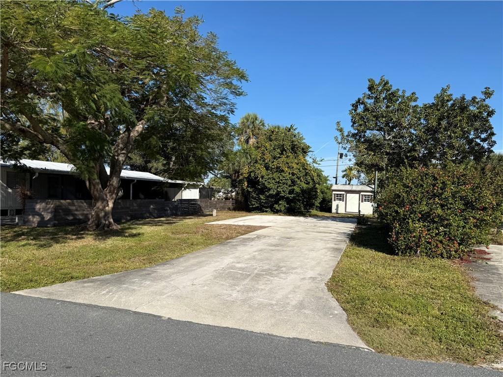 12060 Live Oak Dr., Fort Myers, FL 33908