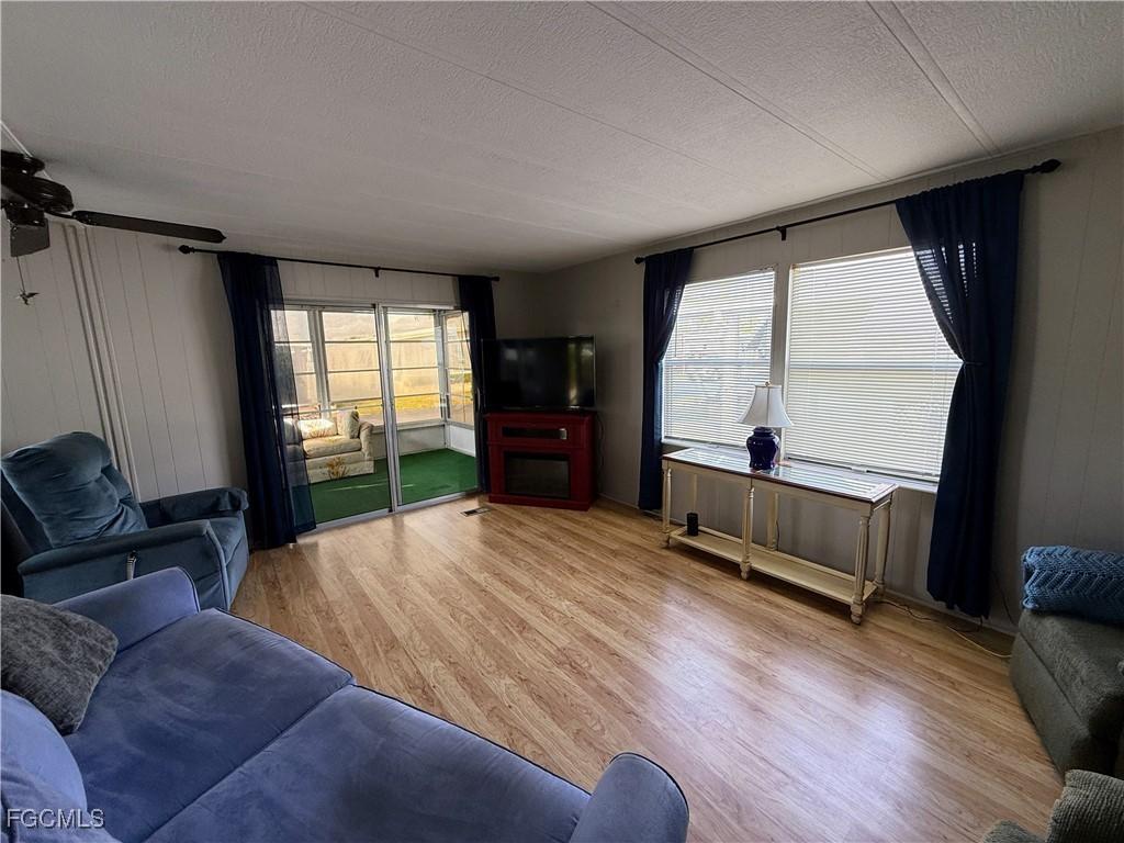 541 Freedom St., North Fort Myers, FL 33917