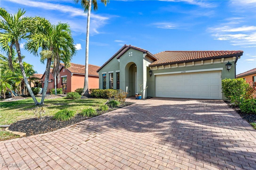 12154 Country Day Cir., Fort Myers, FL 33913