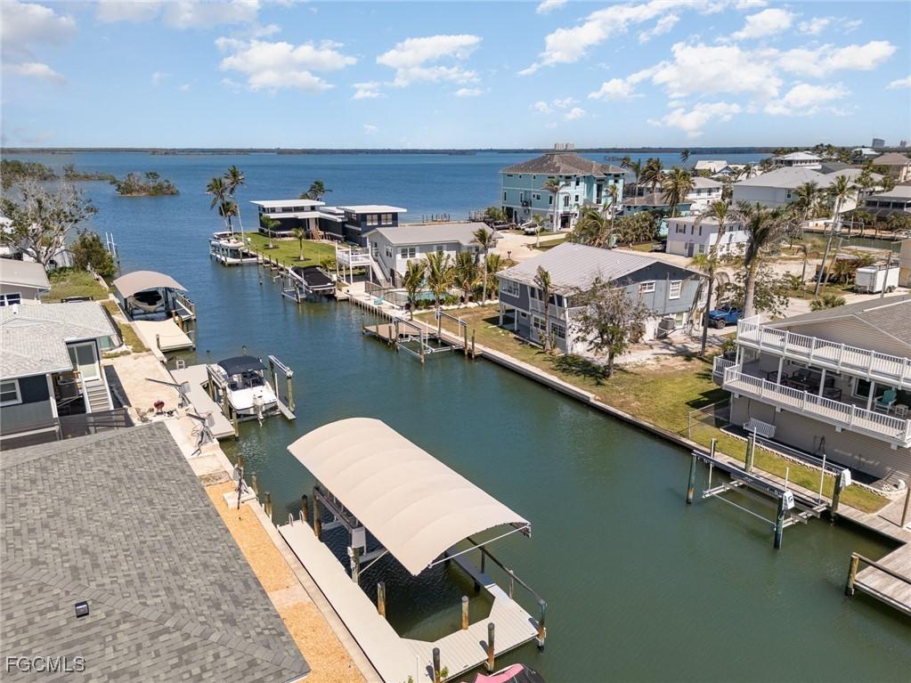 240 Driftwood Ln., Fort Myers Beach, FL 33931