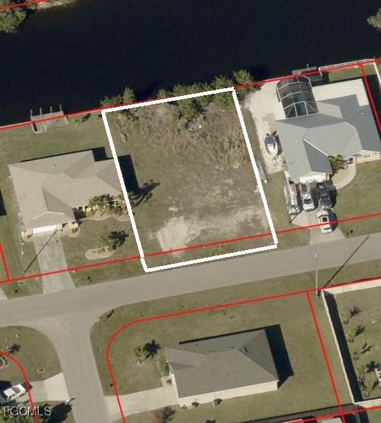 123 SW 35th Ter., Cape Coral, FL 33914
