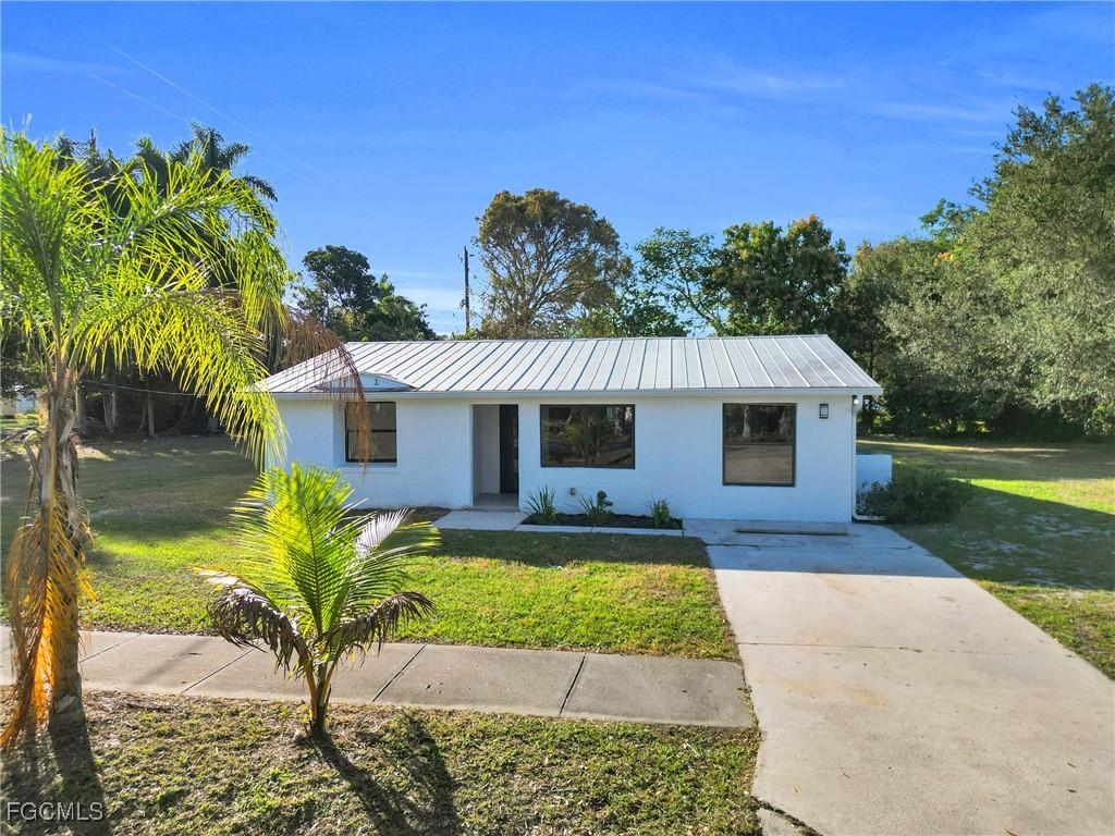 356 New York Dr., Fort Myers, FL 33905