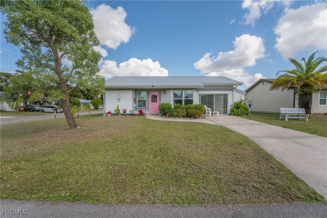 2001 Schooner Dr., Labelle, FL 33935