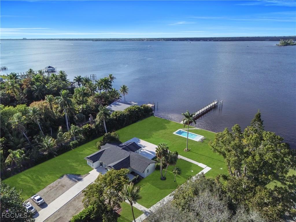 4369 Cypress Ln., Fort Myers, FL 33905