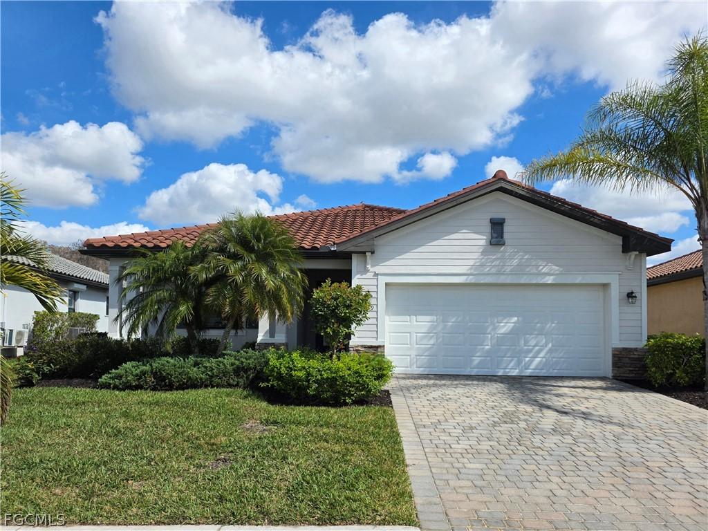 11559 Shady Blossom Dr., Fort Myers, FL 33913