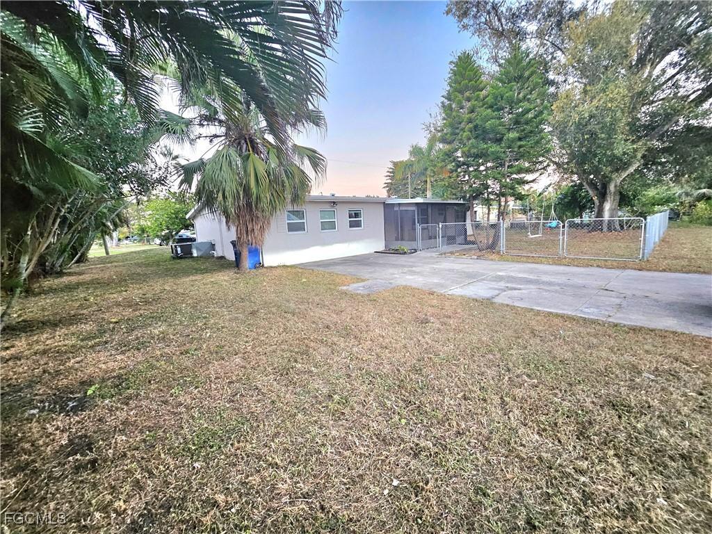 2123 Braman Ave Ave., Fort Myers, FL 33901