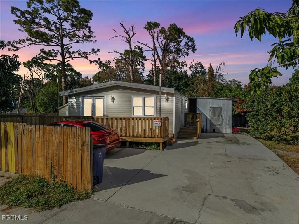 1978 Laurel Ln., North Fort Myers, FL 33917