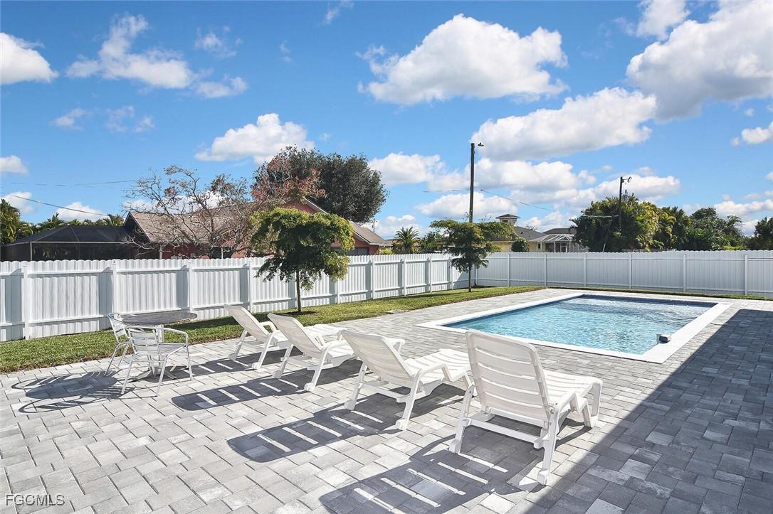 207 SE 2nd Ave., Cape Coral, FL 33990