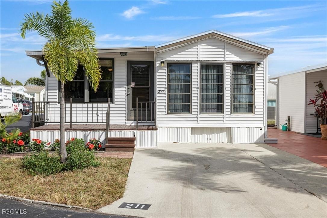 211 Sojourn Dr., North Fort Myers, FL 33903