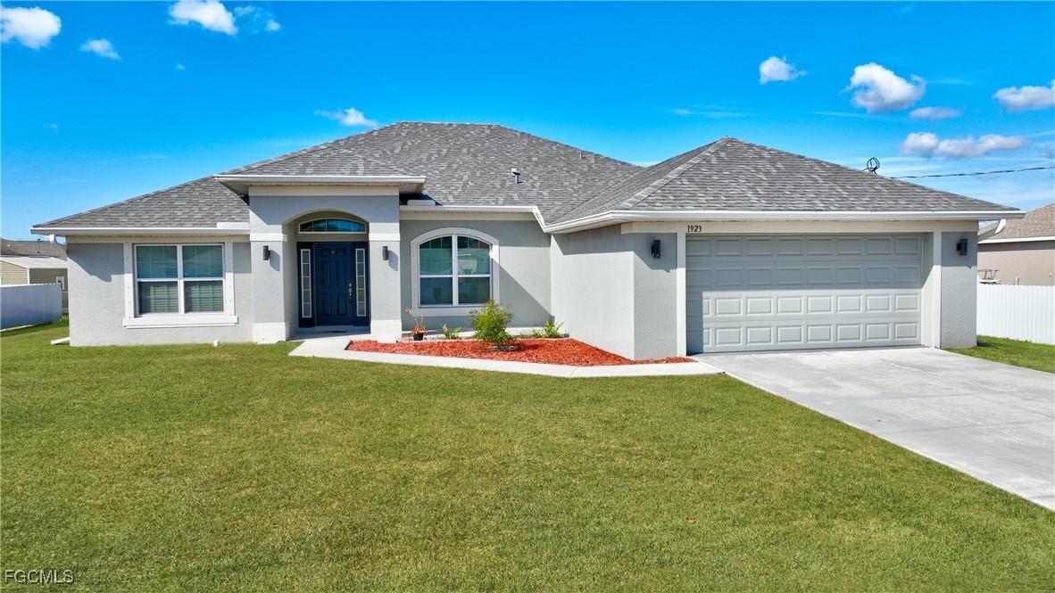 1923 Villia St., Lehigh Acres, FL 33972