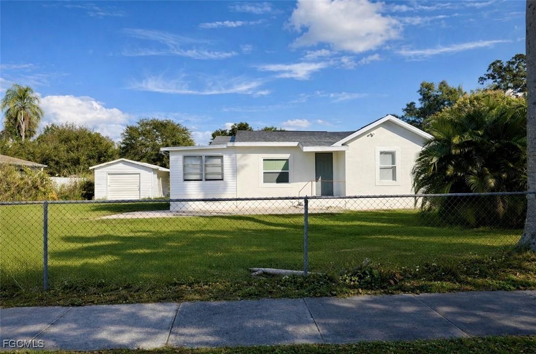 261 Miramar Rd., Fort Myers, FL 33905