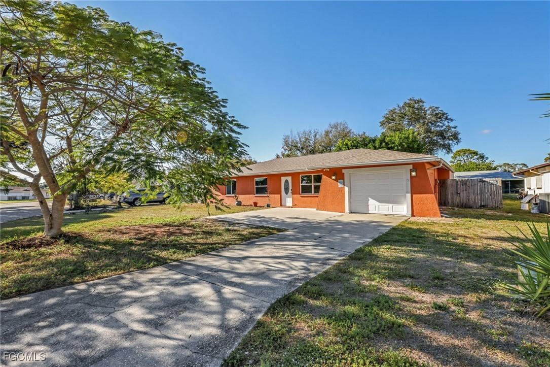 1391 Sourwood Ct., North Fort Myers, FL 33917
