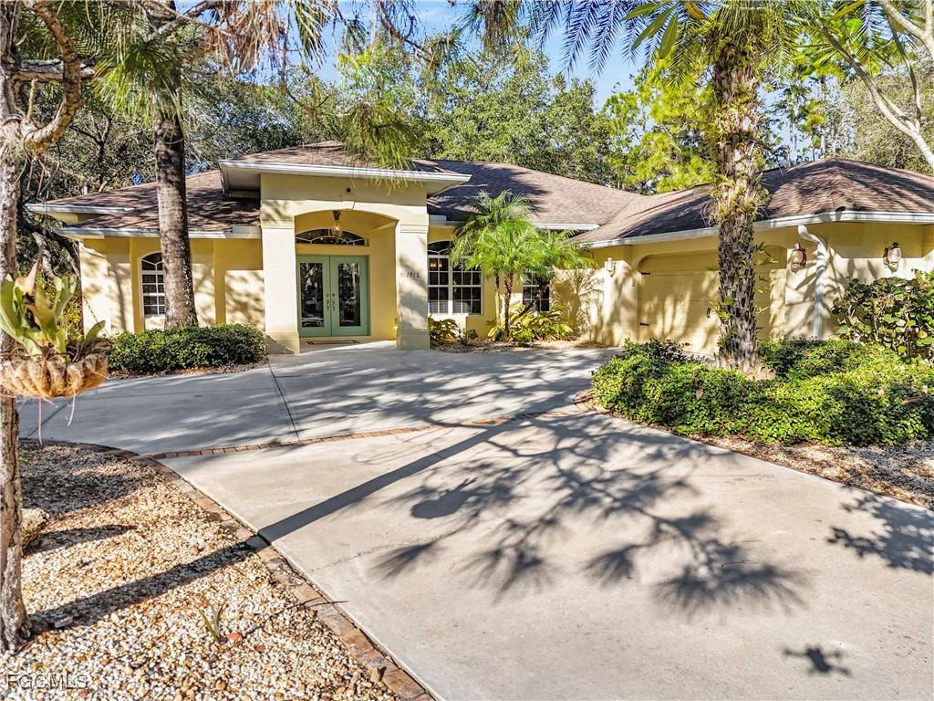 1915 Roosevelt Ave., Lehigh Acres, FL 33972