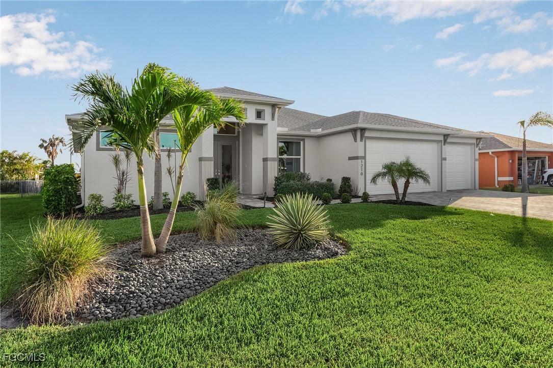 1210 SE 37th Ter., Cape Coral, FL 33904