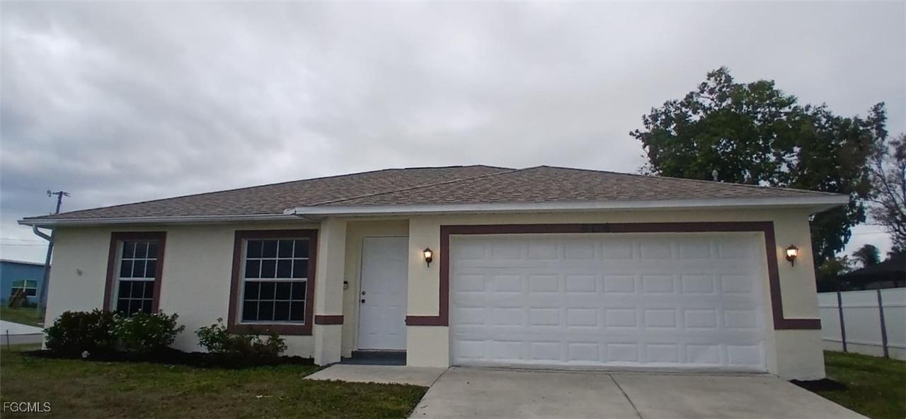 904 NE 5th Pl., Cape Coral, FL 33909