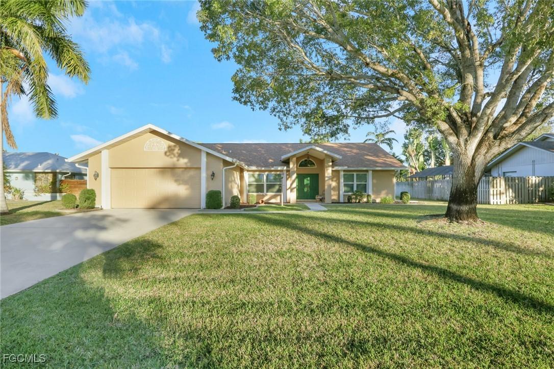 5739 Inverness Cir., North Fort Myers, FL 33903