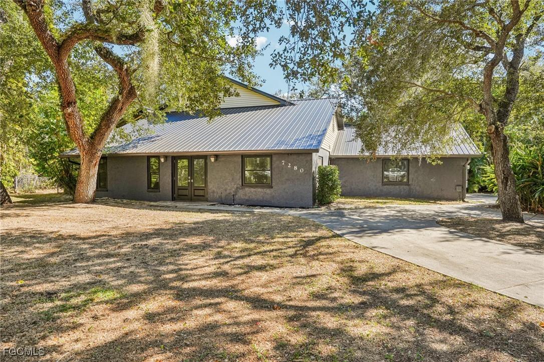 7280 Pelas Cir., North Fort Myers, FL 33917