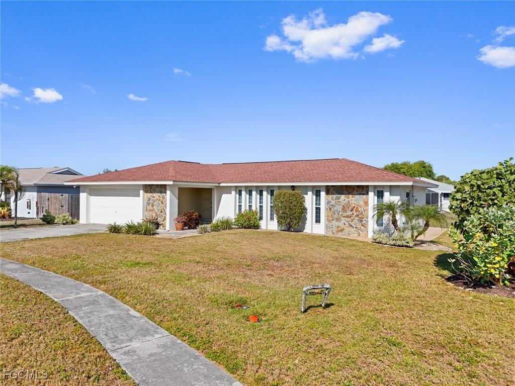 6944 Essex Dr., Fort Myers, FL 33919