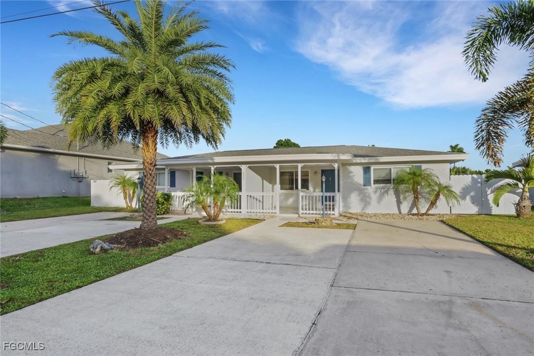 4959 Vincennes St., Cape Coral, FL 33904