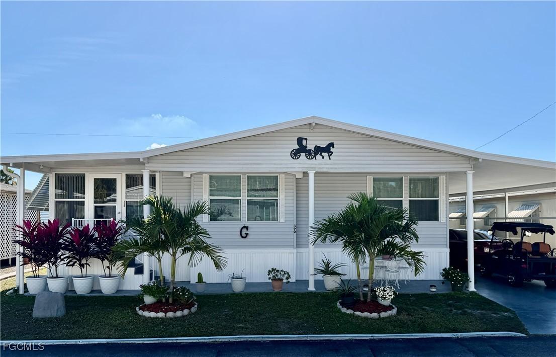 390 Santa Fe Tr., North Fort Myers, FL 33917