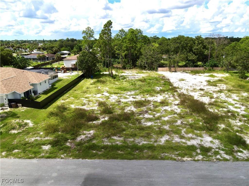 607 Columbus Ave., Lehigh Acres, FL 33972